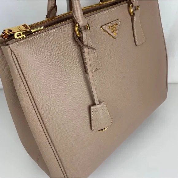 COPY - Prada Saffiano Lux Galleria Double Zip Tote -size Large - Picture 5 of 16